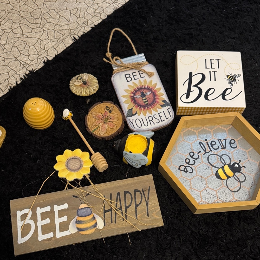Bee-Themed Decor Set